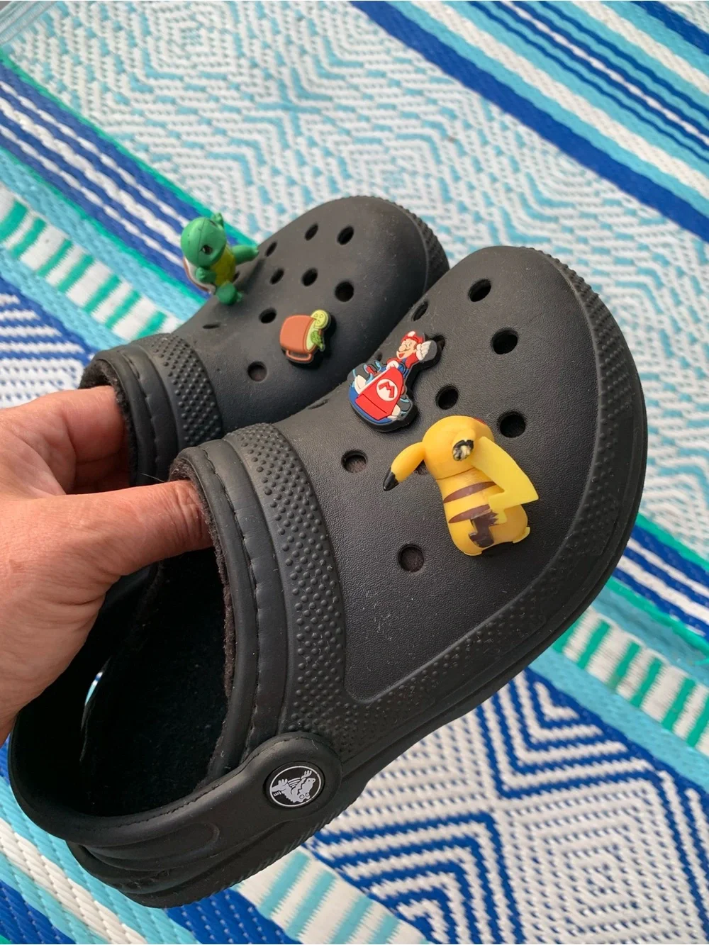 Crocs Classic Lined Clog Shoes Mens 2 Womens 4 Fleece 4 Jibbitz charms Pikachu